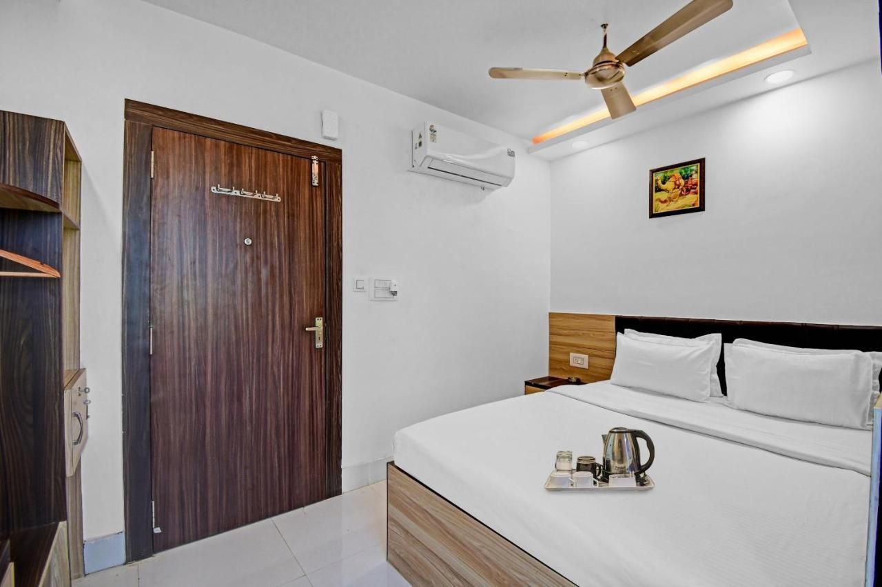 Oyo Townhouse 779 Gods County Hotel Tarapith Exterior foto