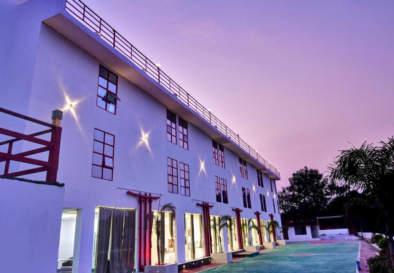 Oyo Townhouse 779 Gods County Hotel Tarapith Exterior foto