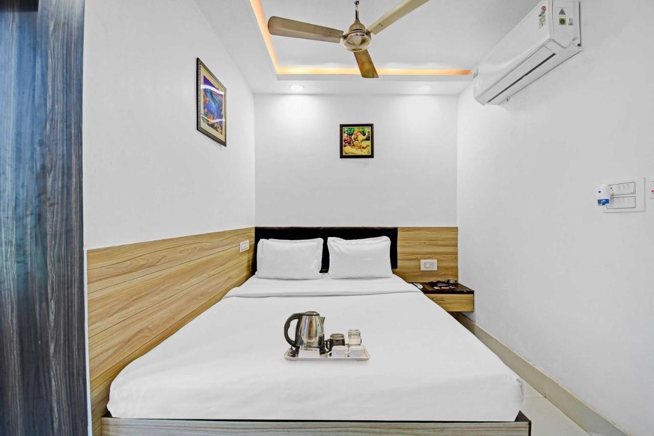 Oyo Townhouse 779 Gods County Hotel Tarapith Exterior foto